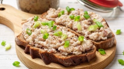 Закуска из сельди для бутербродов - простой рецепт