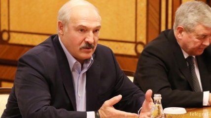 Лукашенко заявил, что Путин просил его "по-отечески" поговорить с Зеленским