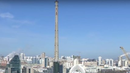 Завораживающее зрелище: взрыв 230-метровой телевизионной вышки (Видео)