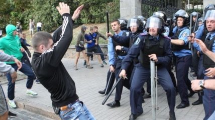 Милиция задержала 13 человек по факту стычек фанатов в центре Киева