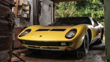 Из грязи в князи: 50-летний Lamborghini продали на аукционе (Фото)