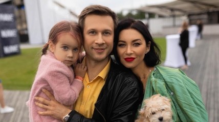 Дмитрий Ступка с женой и дочерью