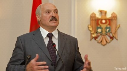 Лукашенко не исключает поставок оружия из России на Донбасс