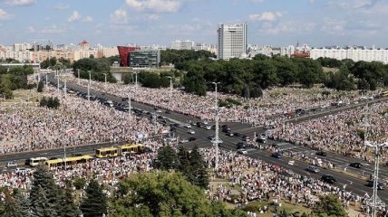 Протесты в Беларуси: многотысячная акция проходит в Минске (Видео)