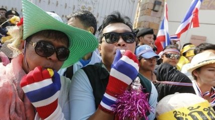 Лидер оппозиции в Таиланде готов прекратить акции протеста  