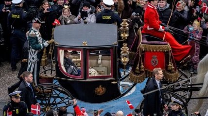 Королева Маргрете ІІ прибуває до парламенту