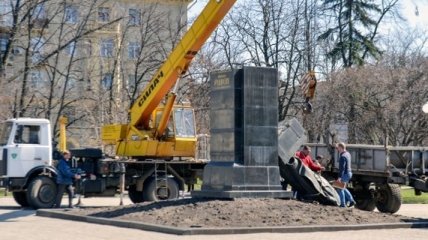 В Полтавской области демонтировали 3 памятника