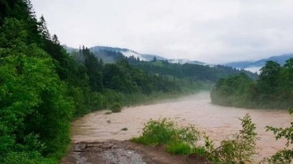 На Буковине размыло дороги в нескольких селах