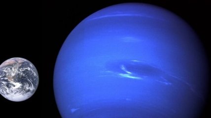 На Нептуне ученые нашли таинственные черные пятна