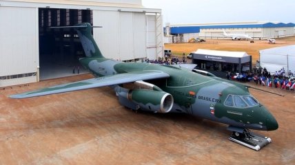 Новый военно-транспортный самолет (Фото)