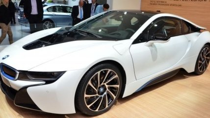 В Дубае презентовали красотку BMW I8