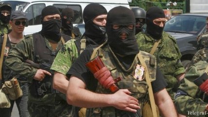 Террористы штурмуют базу Нацвардии в Луганской области
