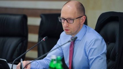 Яценюк сообщил, когда будут сняты санкции против РФ