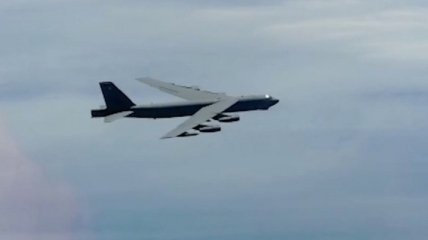 Российские истребители вновь поднимались на перехват самолетов США (видео)