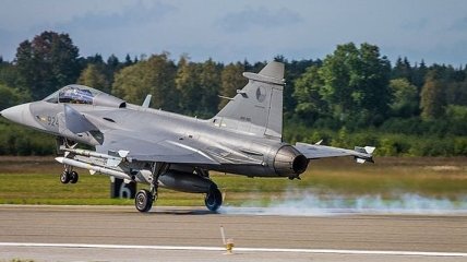 Небо Прибалтики будут охранять чешские самолеты