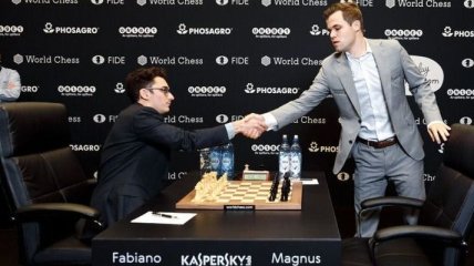 Карлсен и Каруана снова не смогли выявить победителя в матче за шахматную корону