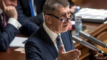 Парламент Чехии не смог вынести вотум недоверия премьеру
