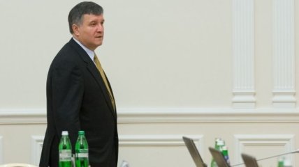 Аваков опровергает информацию об убийстве начальника милиции Горловки