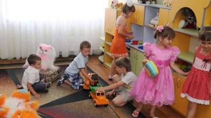 В Украине тысячи детей находятся в очереди в детсады 