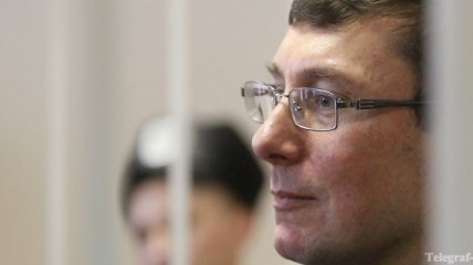 Прокуроры попросили суд ограничить Луценко свободу на 2,5 года