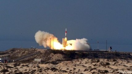 Израиль провел испытание ракеты-перехватчика "Эрроу-3" 