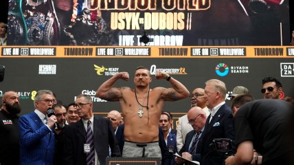 Александр Усик