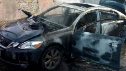 В Одессе сожгли Lexus с мужчиной внутри
