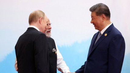 Путин, Моди и Си на саммите ШОС