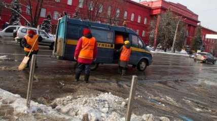 "Киевавтодор" за выходные из Киева вывез 1 400 тонн снега