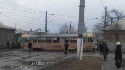 В Харькове трамвай сошел с рельсов: есть пострадавшие