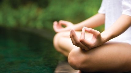 Медитация способствует снижению веса