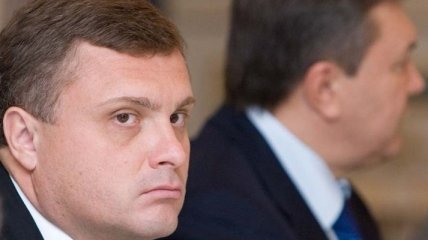 Янукович уволил Левочкина и Воробьева 
