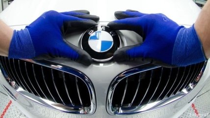 BMW начнет продажи автомобилей с автопилотом