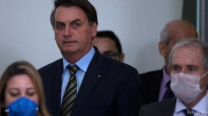 Президент Бразилии призвал покончить с карантином 