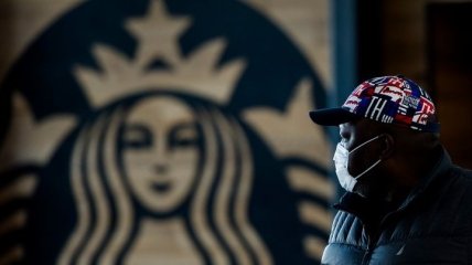 Starbucks закриє понад 400 кафе в Північній Америці