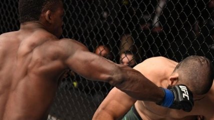 Нокаут за 18 секунд: боец-дебютант уничтожил соперника на турнире UFC 254 (Видео)