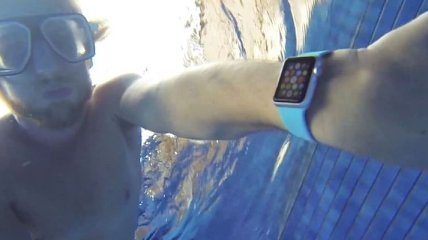 Apple Watch прошли испытание на водостойкость (Видео)