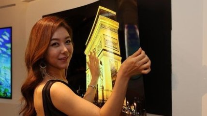 LG презентовала телевизор толщиной 1 мм