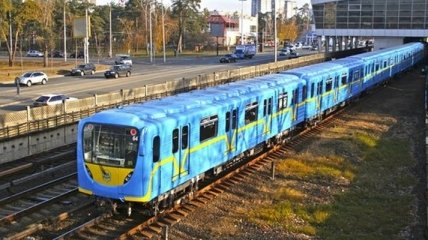 Одну из станций метро в Киеве закрыли: ищут бомбу