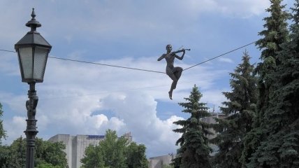 В Черкассах открыли первую воздушную скульптуру