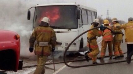 В Запорожье загорелся маршрутный автобус