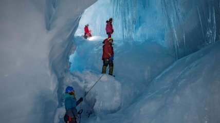 Украинские спелеологи нашли в Антарктиде "скрытую" пещеру