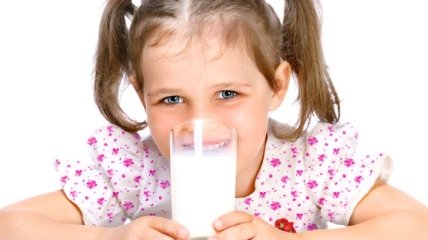 Детям нужно пить поллитра молока в день 