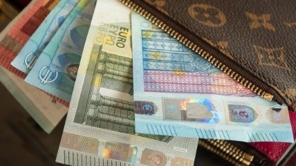 Валюта подешевела: курс валют от НБУ на 25 декабря 