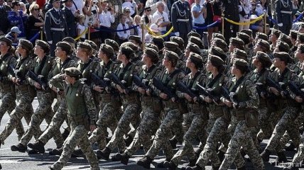 В Украине девочкам разрешили учиться в военных лицеях