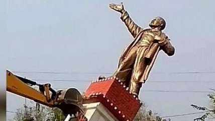 В индийском штате Трипура снесли памятник Ленину