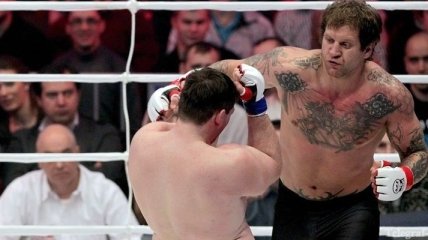 Александр Емельяненко заявил, что смог бы победить Владимира Кличко