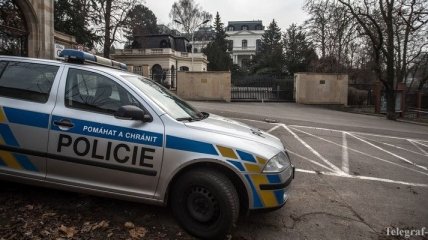 В Чехии неизвестный захватил банк и взял 9 заложников