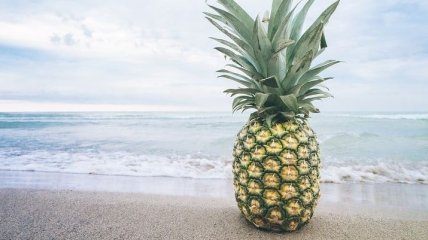 Медики рассказали о вреде и пользе употребления ананаса