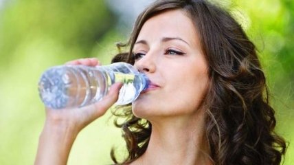 Медики подсказали, в какое время полезнее всего пить воду